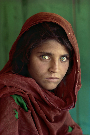 021 -  Grandes retratos - Steve McCurry - Afghan girl (1984)
